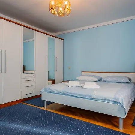 Pero Apartment Kastela