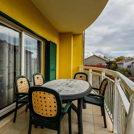 Pero Apartment Kastela